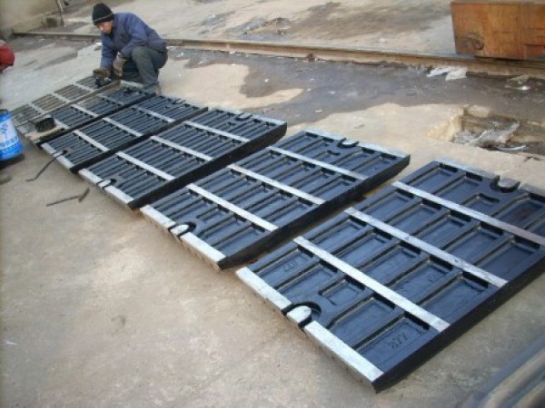 Vacuum casting for jaw plate