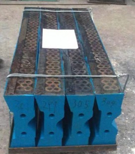R6 Martensite Steel Ceramic insert blow bar
