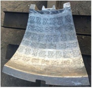 Metal ceramic composite vertical mill pan (liner)