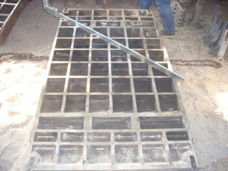 Vacuum casting for jaw plate